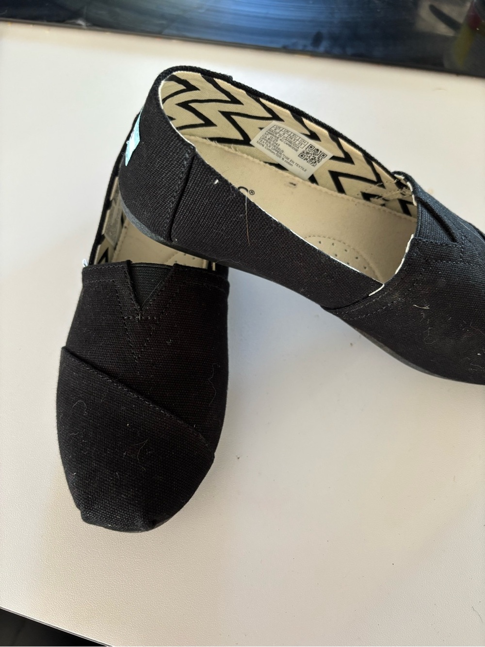 Toms ladies size 6